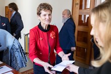 1. schůze Senátu v 15. funkčním období 30. 10. 2024 1. schůze Senátu v 15. funkčním období 30. 10. 2024