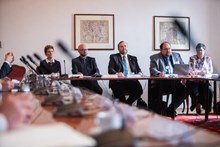 Kulatý stůl k Petici pro zajištění rovné dostupnosti léčiv ve všech lékárnách v ČR   Kulatý stůl k Petici pro zajištění rovné dostupnosti léčiv ve všech lékárnách v ČR